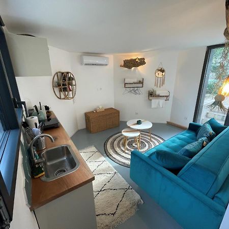 Bulle De Detente Avec Jacuzzi Saint-Martin-de-Londres Екстер'єр фото