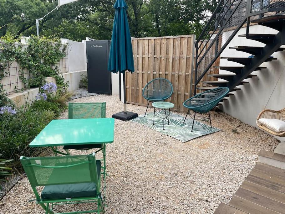 Bulle De Detente Avec Jacuzzi Saint-Martin-de-Londres Екстер'єр фото